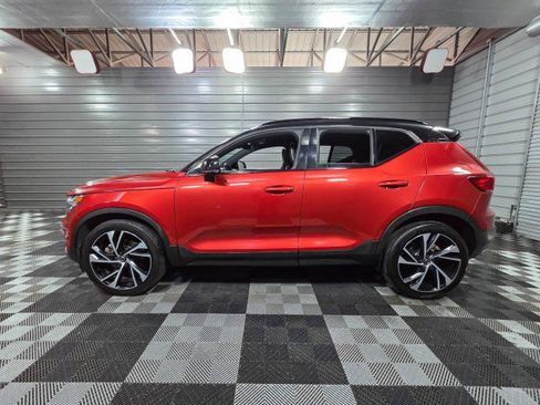 Used 2020 Volvo XC40 T4 R-Design w/ Protection Package Premier image 8
