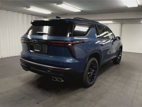 New 2025 Chevrolet Traverse LT w/ Enhanced Driving Package image 8
