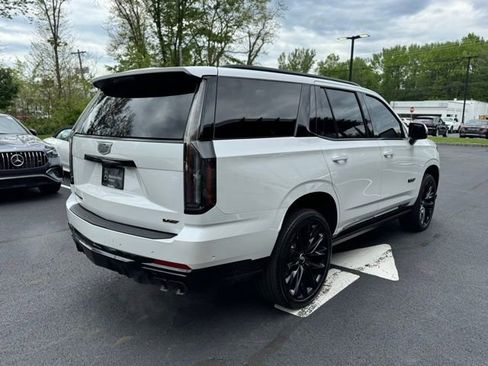 Used 2025 Cadillac Escalade V w/ LPO, ONYX Package AWD/4WD image 3