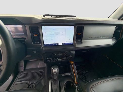 Used 2024 Ford Bronco Badlands image 25