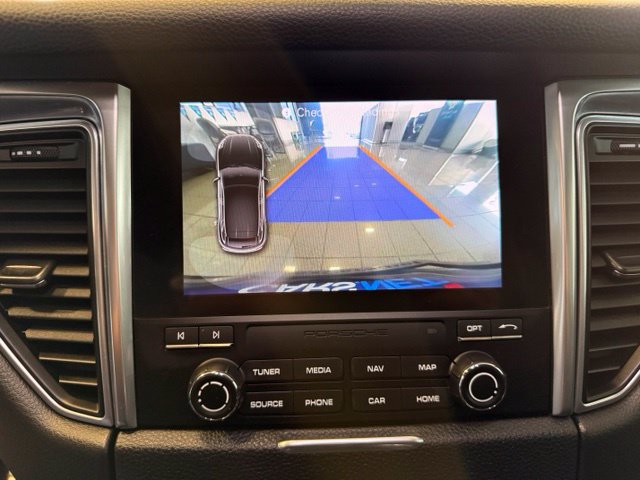 Used 2018 Porsche Macan AWD/4WD image 15