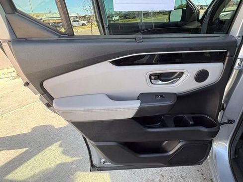 Used 2024 Honda Pilot Touring image 25