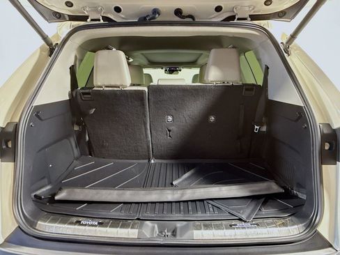 Used 2024 Toyota Grand Highlander Limited image 28