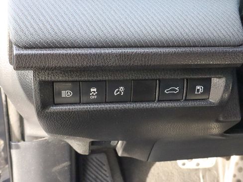 Used 2025 Toyota Camry SE image 15