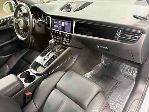 Certified 2026 Porsche Macan AWD/4WD image 14