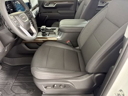 New 2026 GMC Sierra 1500 Elevation image 13
