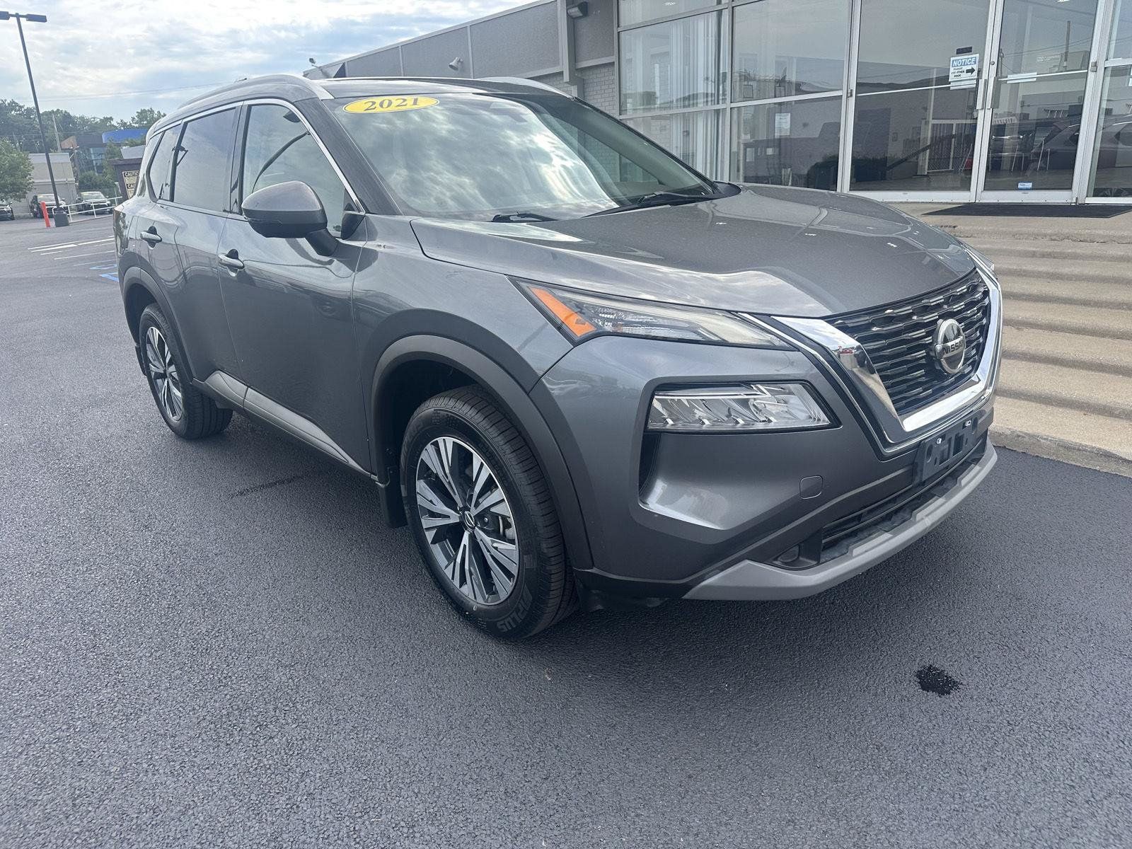 Used 2021 Nissan Rogue SV w/ Premium Package AWD/4WD image 3