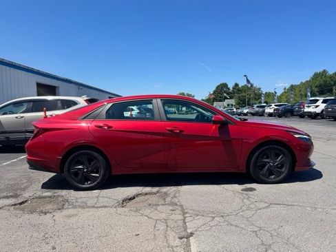 Used 2023 Hyundai Elantra SEL FWD image 1