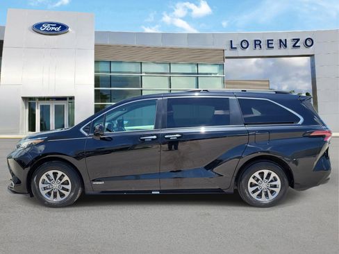Used 2021 Toyota Sienna XLE FWD image 8