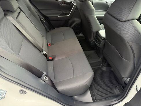 Certified 2025 Toyota RAV4 LE FWD image 36