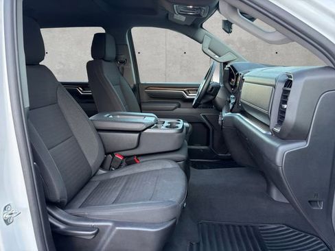 Used 2025 Chevrolet Silverado 2500 LT w/ Convenience Package image 24