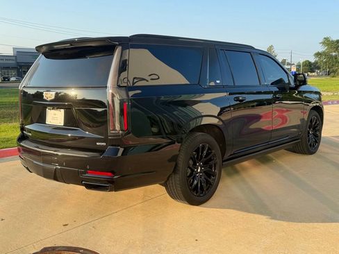 Used 2025 Cadillac Escalade ESV Sport w/ Touring Package AWD/4WD image 5