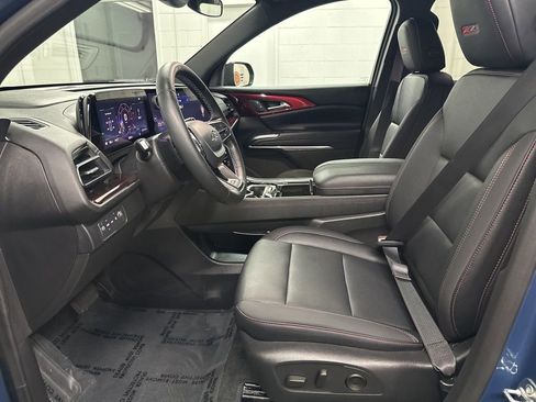 Used 2025 Chevrolet Traverse Z71 w/ Driver Confidence Package AWD/4WD image 19