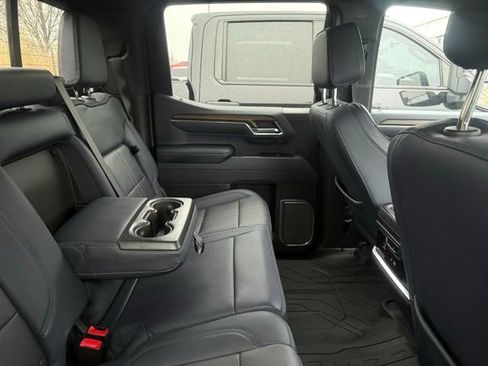 Used 2025 Chevrolet Silverado 1500 High Country image 9