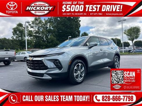 Used 2025 Chevrolet Blazer LT AWD/4WD image 1