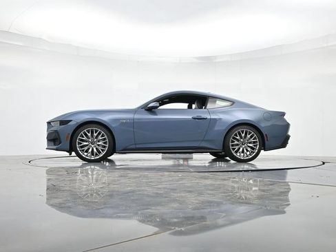 Used 2025 Ford Mustang GT Premium RWD image 36