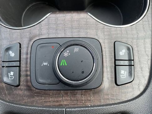 Used 2023 GMC Acadia Denali image 28