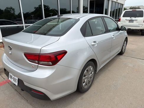 Used 2019 Kia Rio S FWD image 5