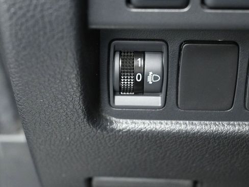 Used 2020 Nissan Titan Platinum Reserve image 18