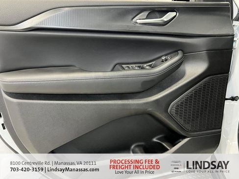 New 2025 Jeep Grand Cherokee Altitude image 30