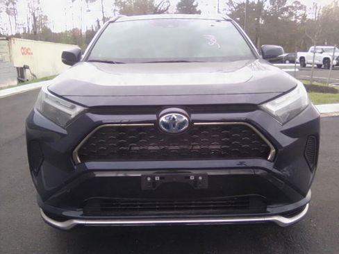 Used 2024 Toyota RAV4 SE w/ Weather & Moonroof Package image 21