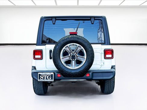 Used 2021 Jeep Wrangler Unlimited Sahara image 5