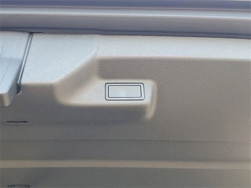 New 2025 Volkswagen ID. Buzz Pro S image 5