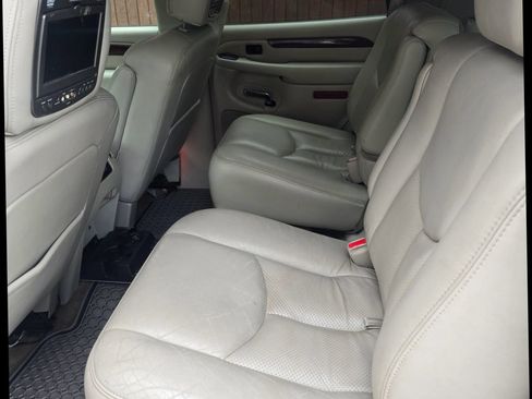 Used 2006 Cadillac Escalade AWD image 16