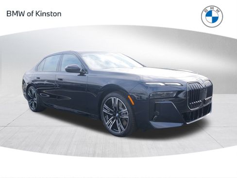 New 2025 BMW 740i w/ Premium Package image 1