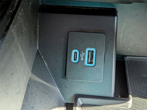 Used 2021 Ford F150 Lariat w/ Equipment Group 502A High image 22