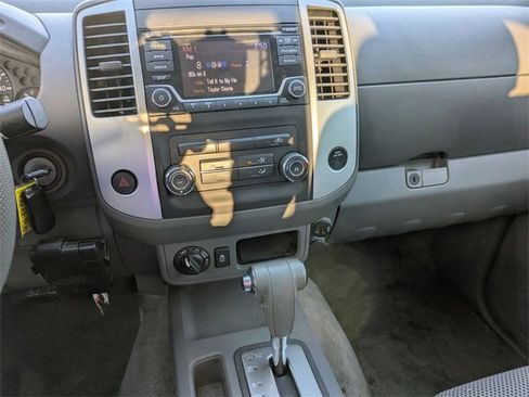 Used 2017 Nissan Frontier SV image 28