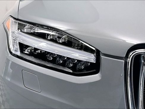 Used 2024 Volvo XC90 B6 Plus image 28