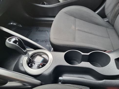 Used 2015 Hyundai Veloster image 24