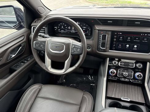 Certified 2022 GMC Yukon XL Denali w/ Denali Ultimate Package image 27