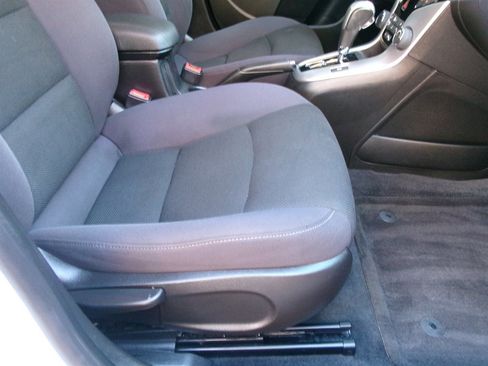 Used 2014 Chevrolet Cruze LT w/ Enhanced Safety Package image 18