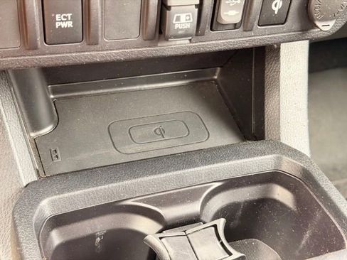 Used 2019 Toyota Tacoma TRD Sport image 30