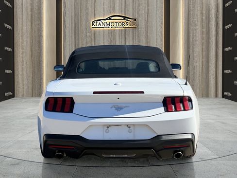Used 2024 Ford Mustang Convertible image 6
