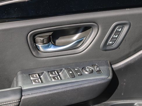 Used 2025 Honda Pilot EX-L image 22