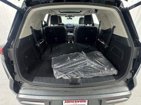 New 2026 Nissan Pathfinder SL w/ SL Premium Package AWD/4WD image 15