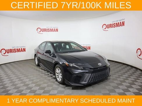 Used 2025 Toyota Camry SE FWD image 12