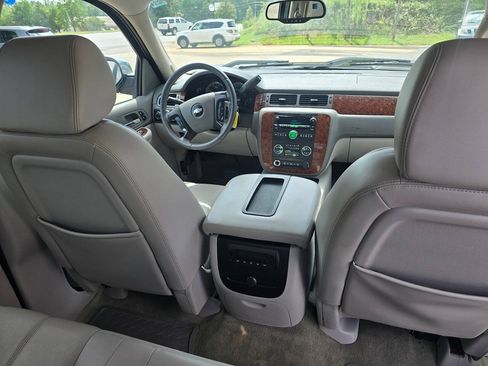 Used 2008 Chevrolet Silverado 2500 LTZ w/ Safety Package AWD/4WD image 23