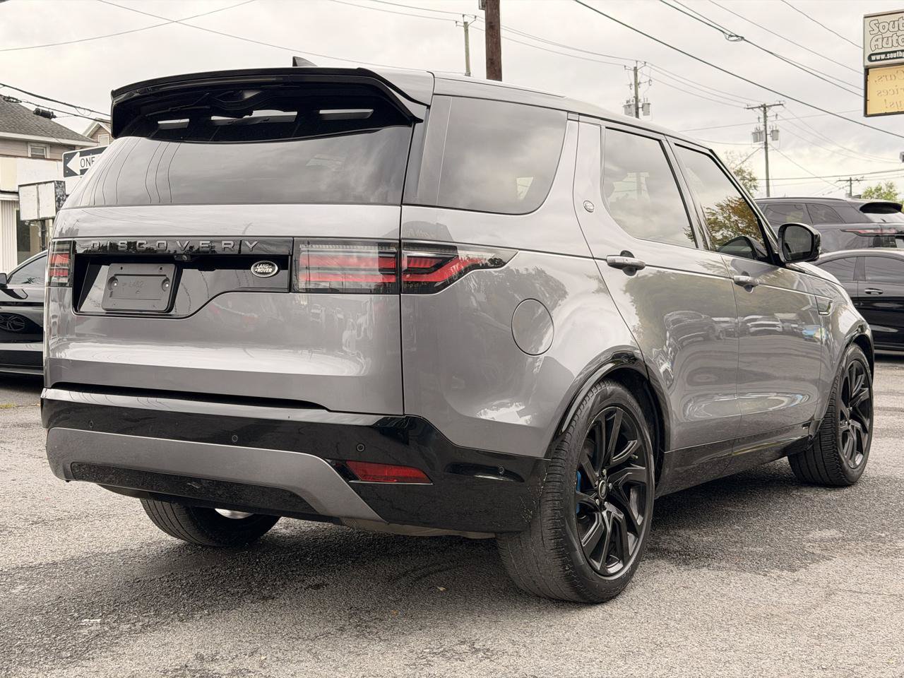 Used 2021 Land Rover Discovery S R-Dynamic AWD/4WD image 5