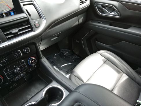 Used 2024 Chevrolet Tahoe Z71 w/ Luxury Package AWD/4WD image 21