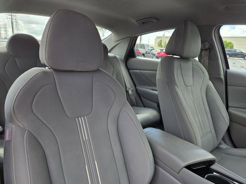 Used 2021 Hyundai Elantra SEL w/ Convenience Package image 29