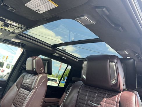 Used 2023 Cadillac Escalade ESV Sport Platinum AWD/4WD image 31