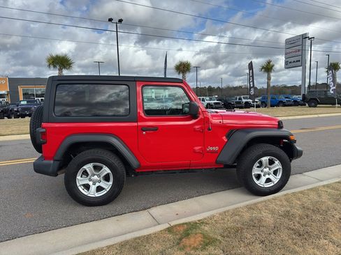 Used 2020 Jeep Wrangler Sport image 4