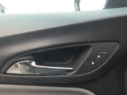 Used 2022 Chevrolet Equinox LS w/ LPO, Floor Liner Package image 18