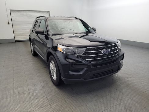 Used 2020 Ford Explorer XLT w/ Comfort Package AWD/4WD image 13
