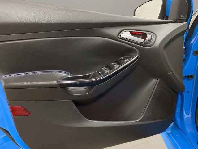 Used 2017 Ford Focus RS AWD/4WD image 36