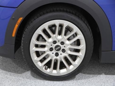 Certified 2025 MINI Cooper S image 5